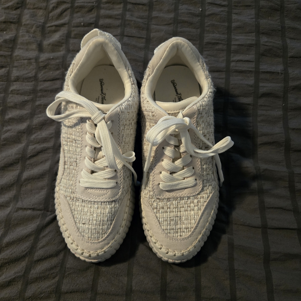 Stylish Cream Sneakers